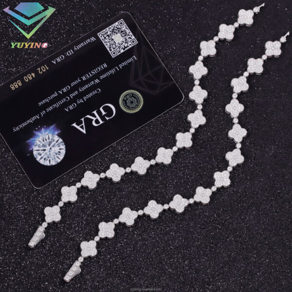 Clover Shape Diamond Bracelet - Image 3