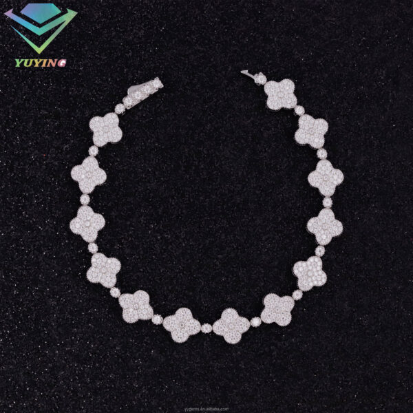 Clover Shape Diamond Bracelet - Image 2